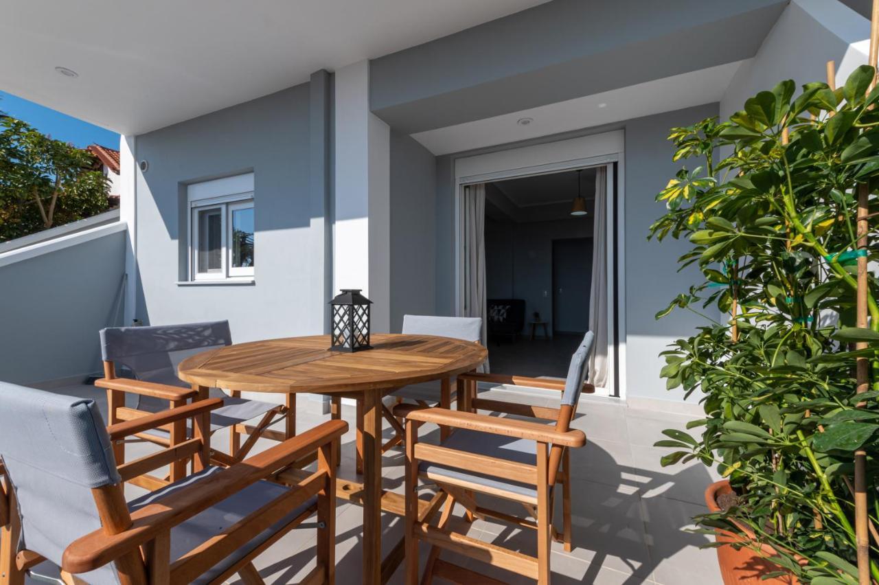 Rizes Seaside Homes Vromonérion エクステリア 写真