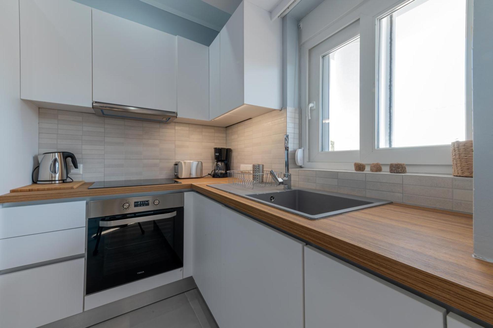 Rizes Seaside Homes Vromonérion エクステリア 写真