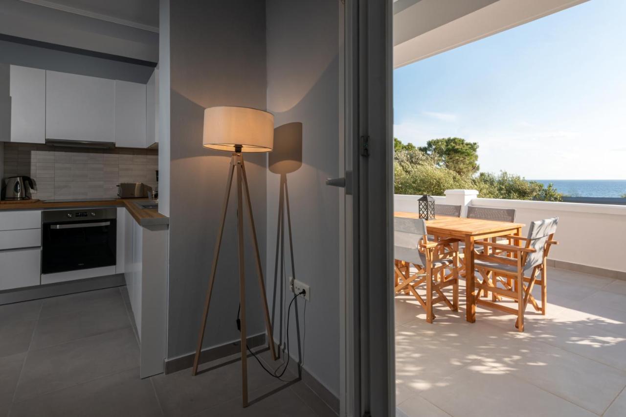 Rizes Seaside Homes Vromonérion エクステリア 写真